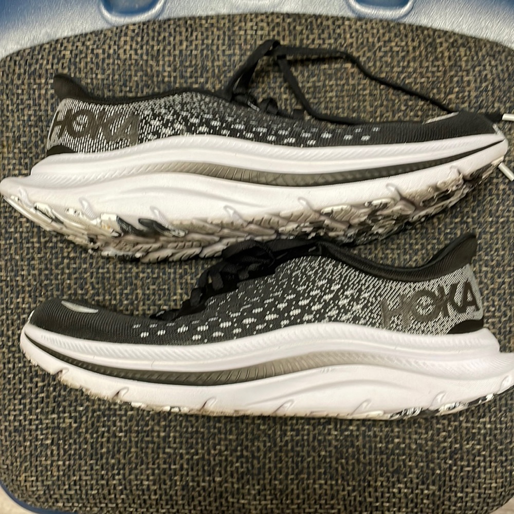 Hoka Kawana Running Shoes